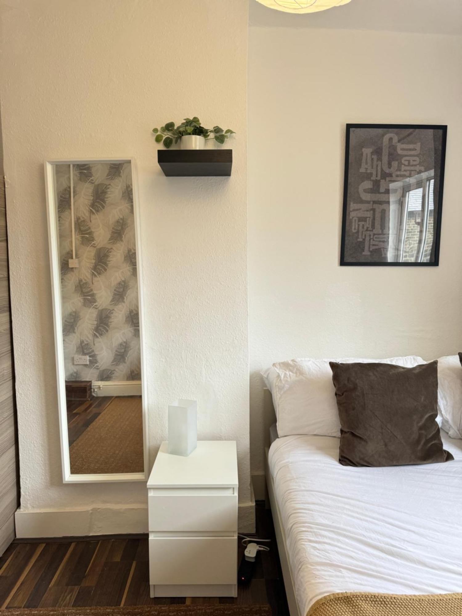 2 Bed Apt Sofa Bed Up To 6 Λονδίνο Εξωτερικό φωτογραφία