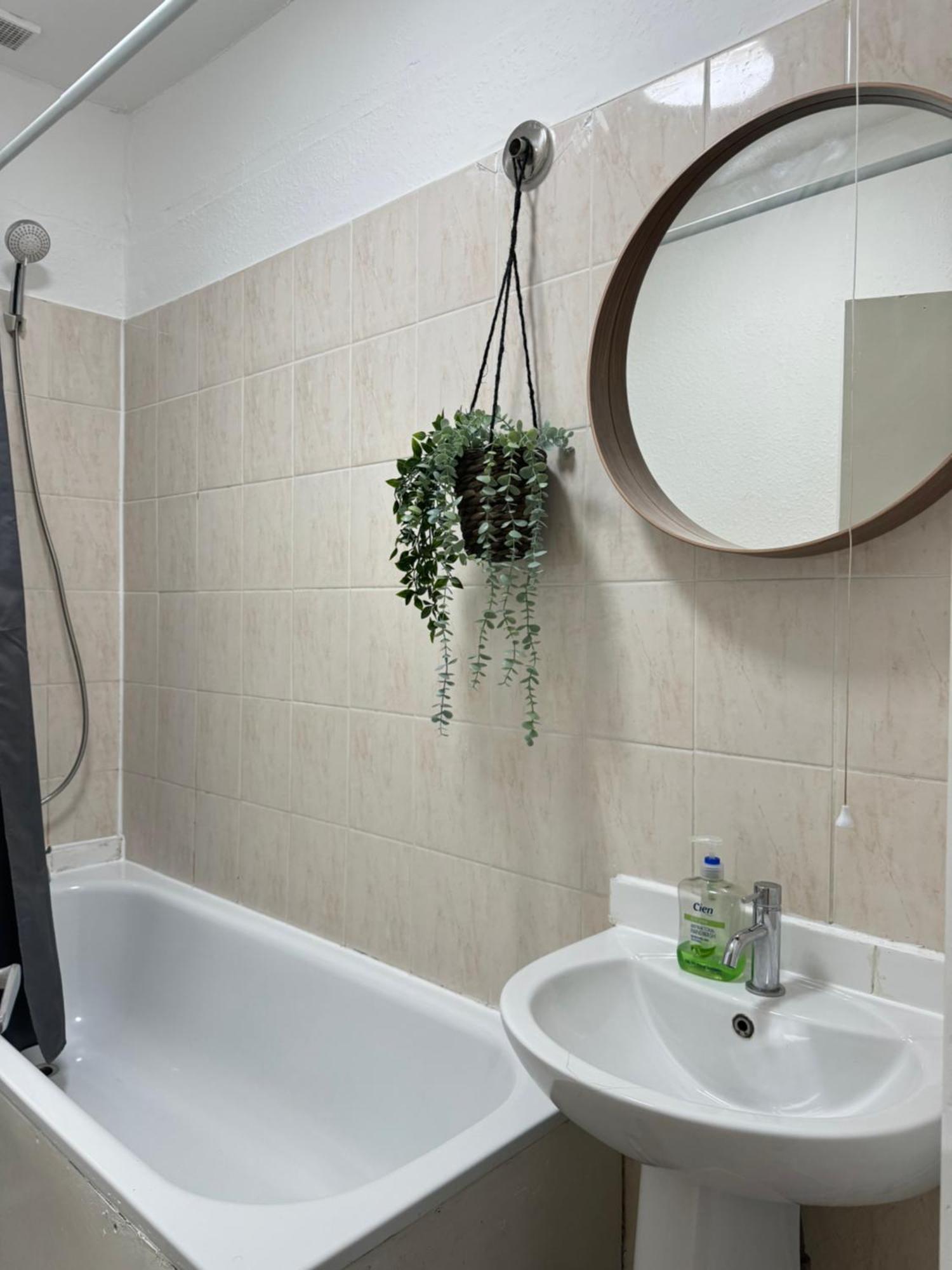2 Bed Apt Sofa Bed Up To 6 Λονδίνο Εξωτερικό φωτογραφία