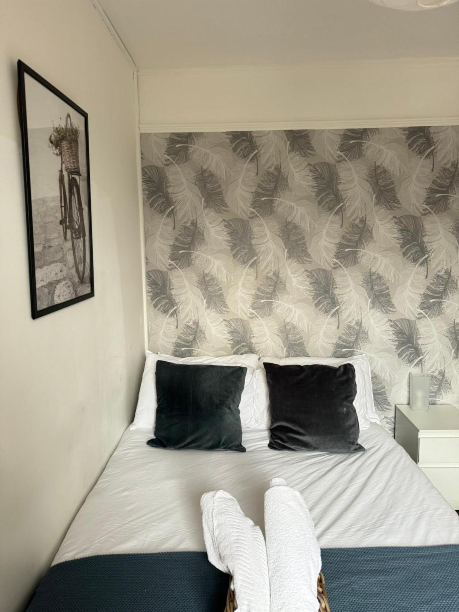 2 Bed Apt Sofa Bed Up To 6 Λονδίνο Εξωτερικό φωτογραφία
