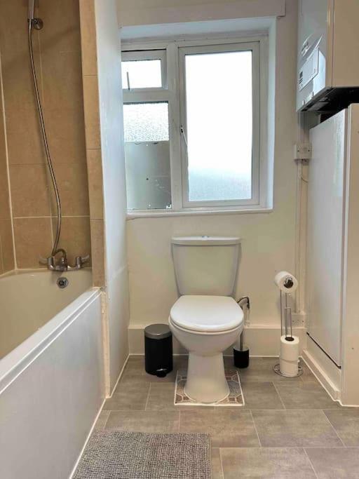 2 Bed Apt Sofa Bed Up To 6 Λονδίνο Εξωτερικό φωτογραφία