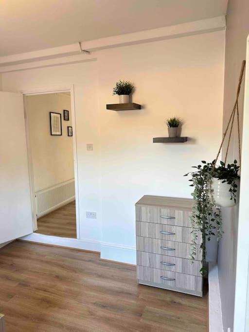 2 Bed Apt Sofa Bed Up To 6 Λονδίνο Εξωτερικό φωτογραφία