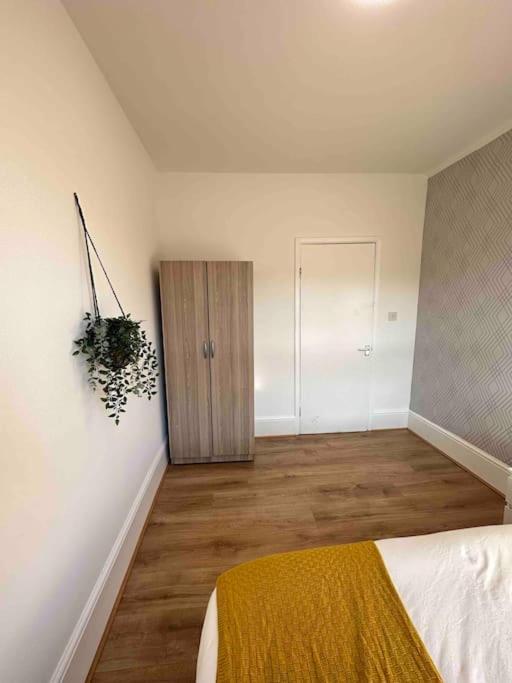 2 Bed Apt Sofa Bed Up To 6 Λονδίνο Εξωτερικό φωτογραφία
