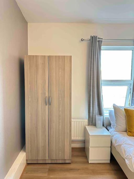 2 Bed Apt Sofa Bed Up To 6 Λονδίνο Εξωτερικό φωτογραφία