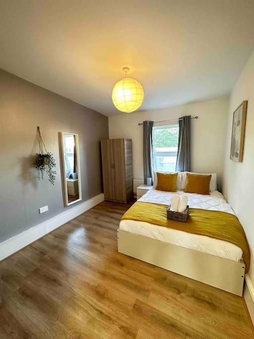 2 Bed Apt Sofa Bed Up To 6 Λονδίνο Εξωτερικό φωτογραφία